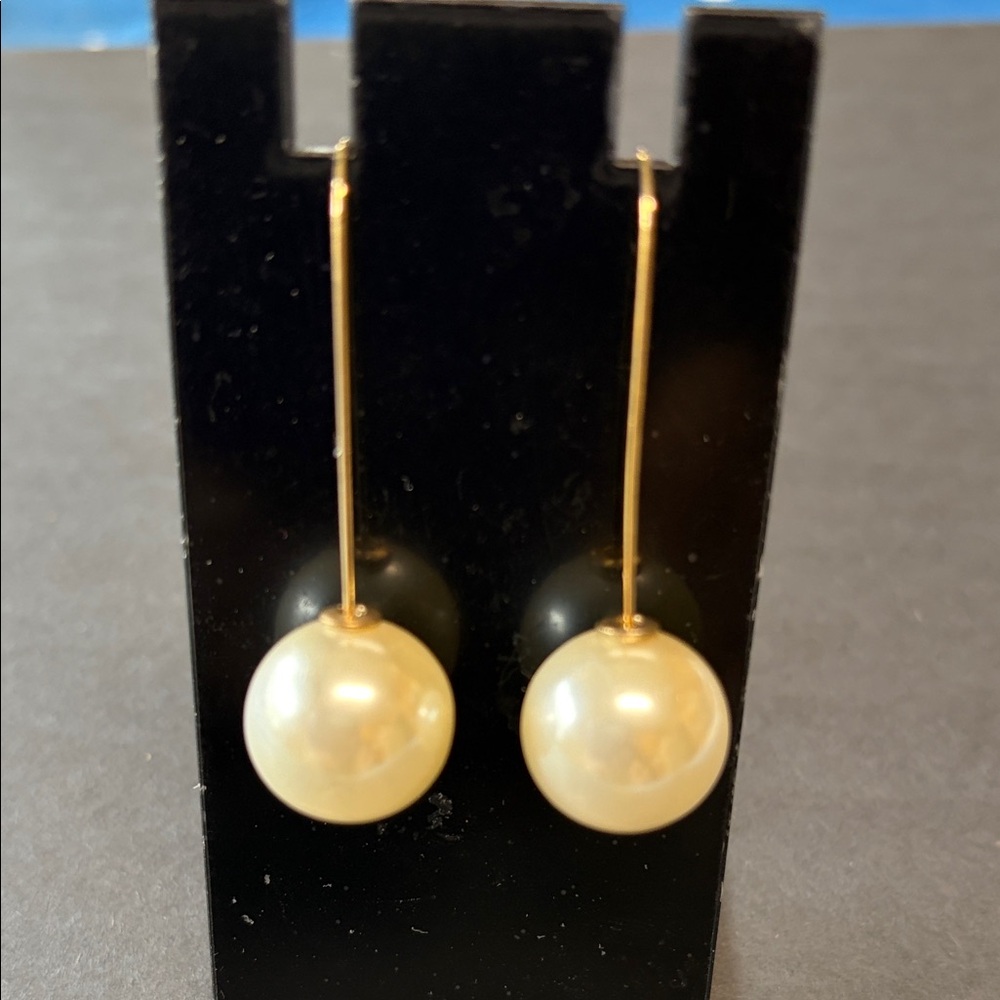 Elegant Gold Pearl Drop Earrings